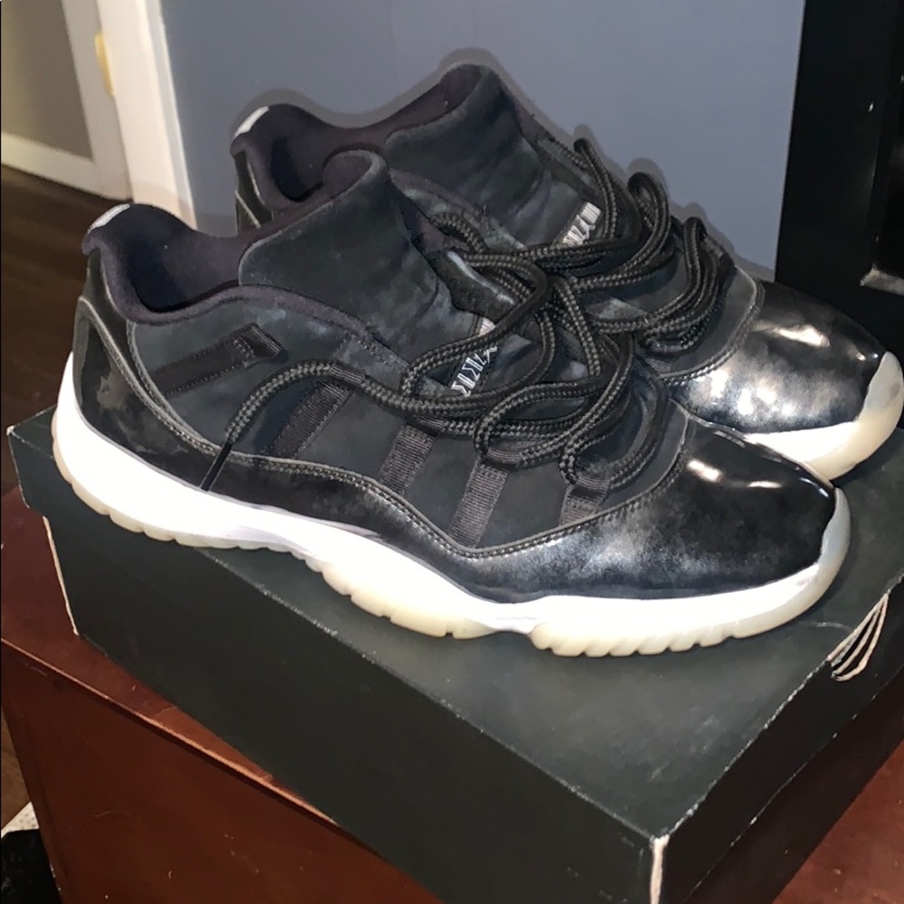 Jordan 11 low barons